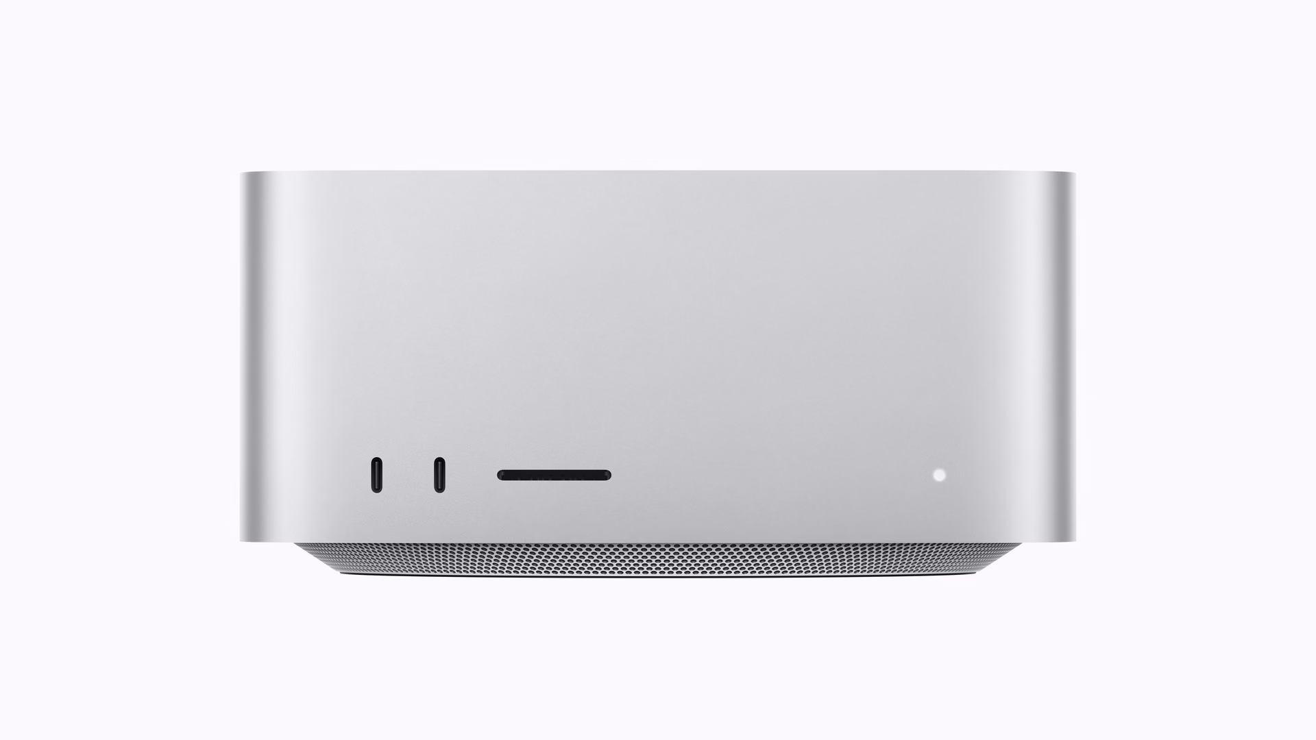 Vista frontal del Mac Studio con dos puertos USB-C y la ranura para tarjetas SDXC