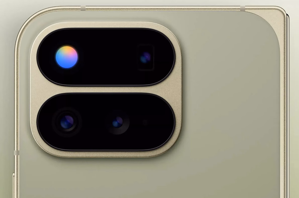 Módulo de cámara del Pixel 11 Pro Fold en Olive con los lentes repartidos en dos óvalos y HiLight encendido