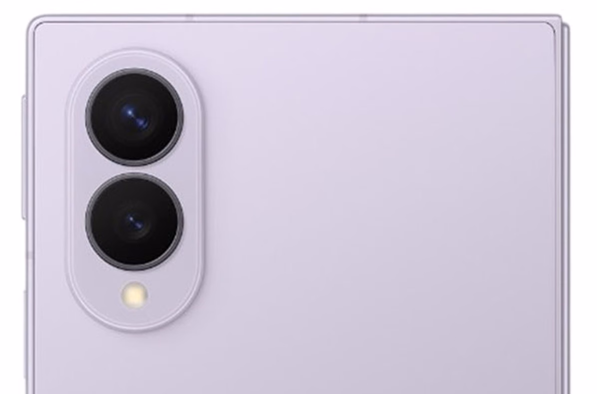 Módulo de cámara del Galaxy Z Fold 8 en lavanda con los dos sensores de 50 MP alineados en vertical