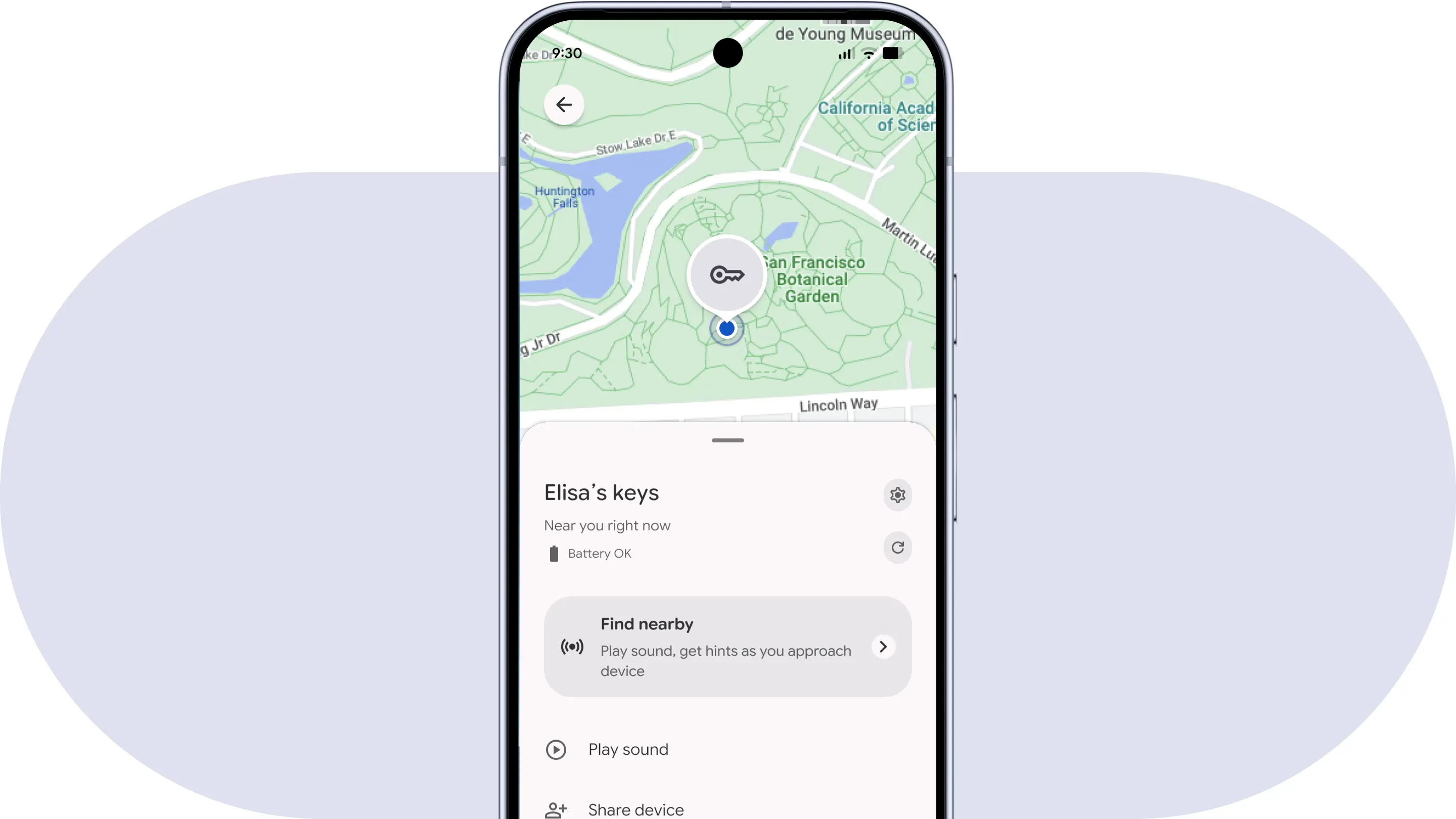 La app Find Hub mostrando un llavero rastreado en el mapa y la opción de búsqueda cercana.