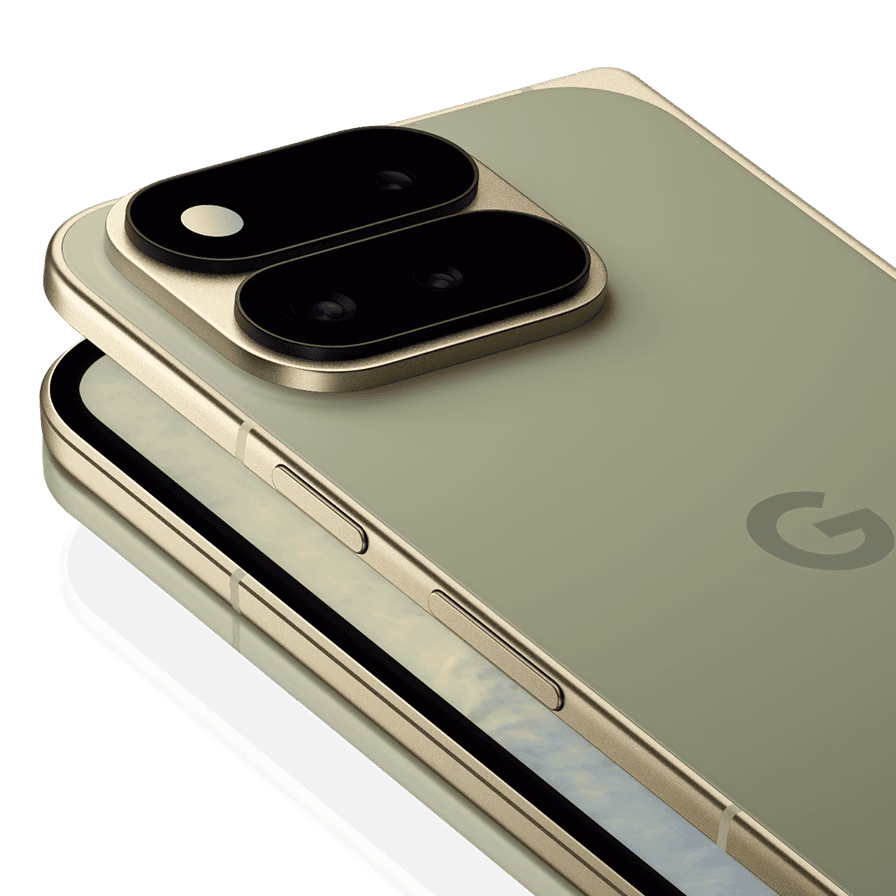 El Pixel 11 Pro Fold en Olive plegado, con el módulo de cámara cuadrado y el perfil de la bisagra