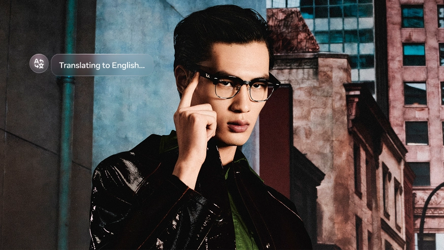 Ray-Ban Meta Audio translating a conversation into English in real time