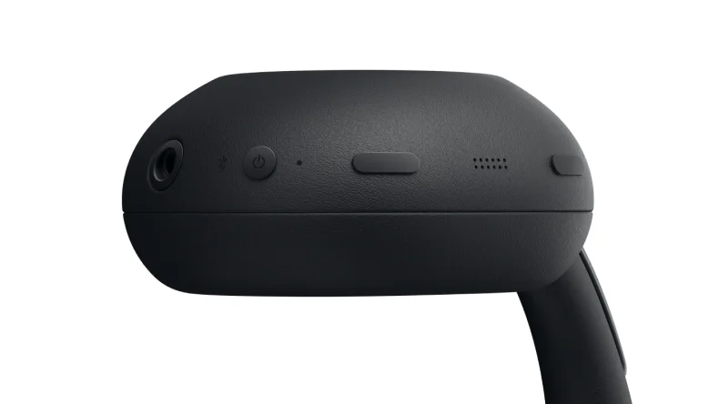 Detail of the metal physical buttons and the 3.5 mm jack connector of the Sony 1000X The Collexion in Black color