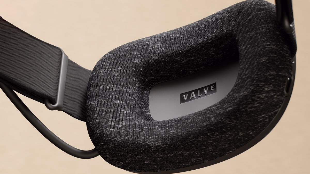 Facial interface and adjustable strap of the Steam Frame with Valve logo
